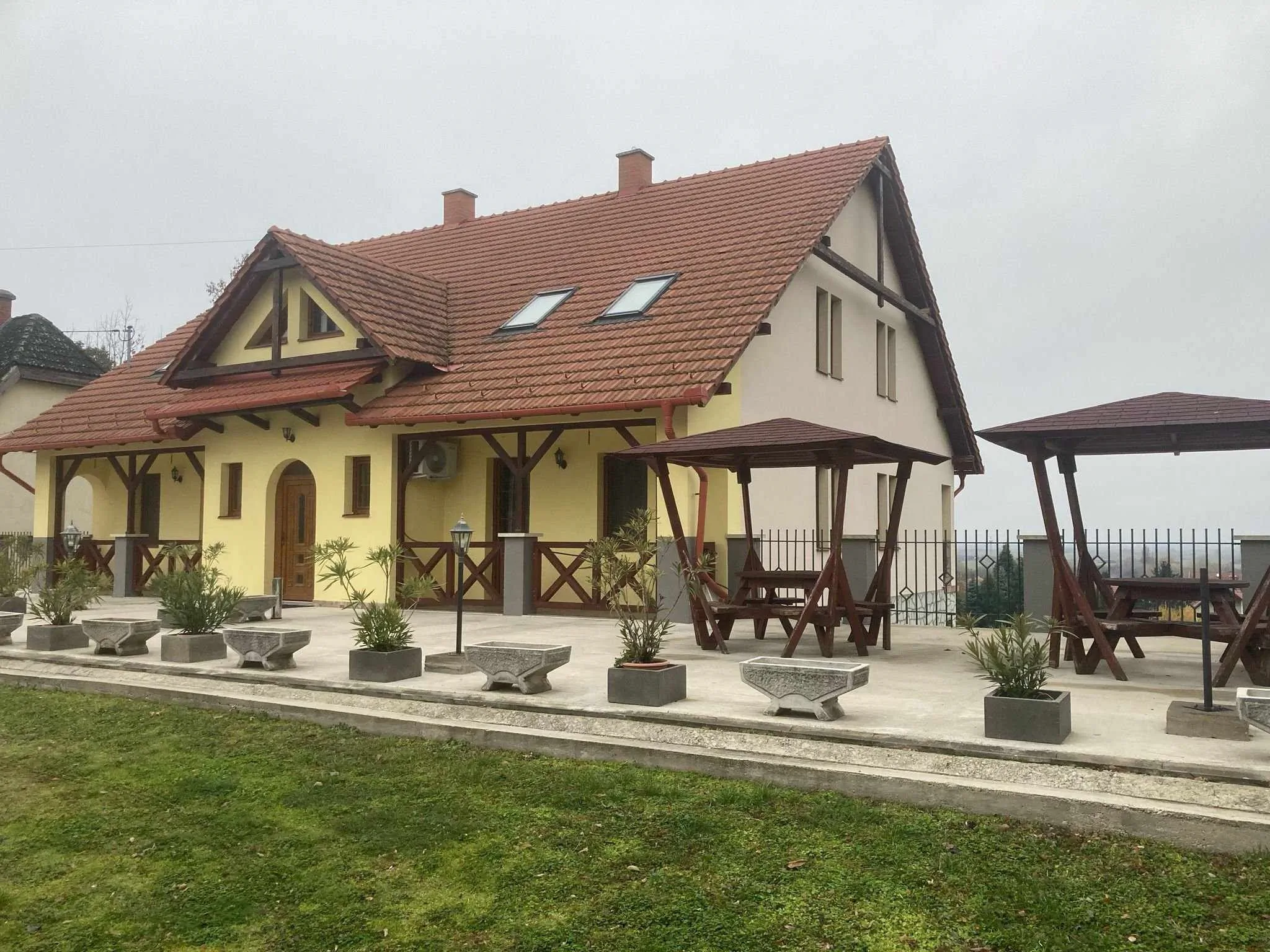 3915, Keresztúri utca 58